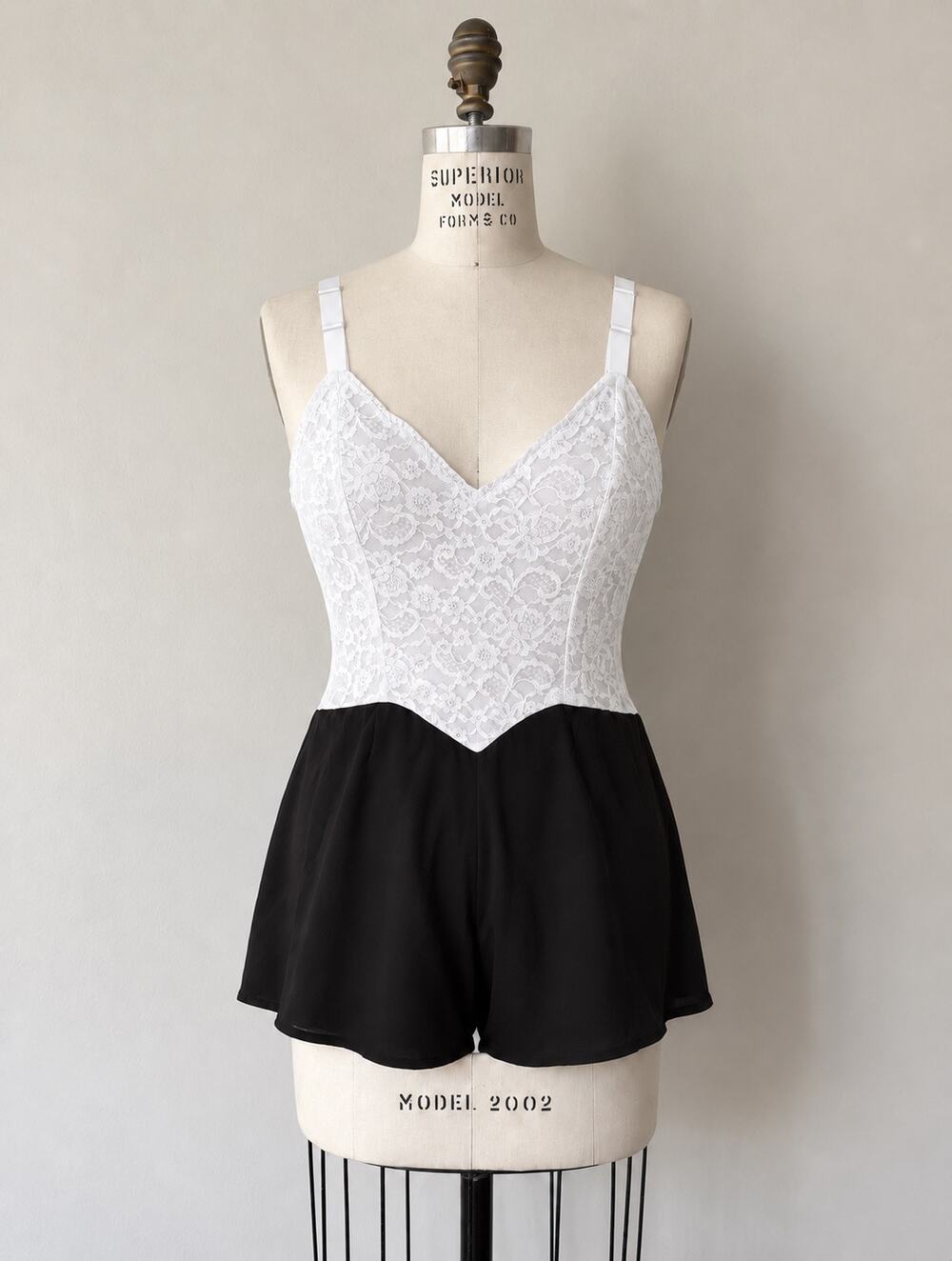 Vintage Vanity Fair White Lace & Black Shorts Teddy | Estimated XS–Small